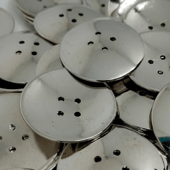 Botão Metal - Modinha - Abaulado - Prata - 4 furos - Tam 60"/38,10mm - C/50und - Cód MT602000